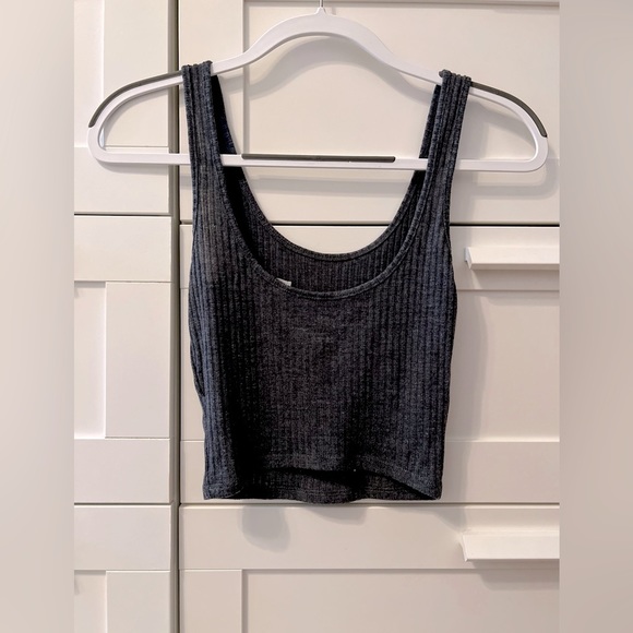Nollie Ribbed Cropped Tank Top - Picture 3 of 3